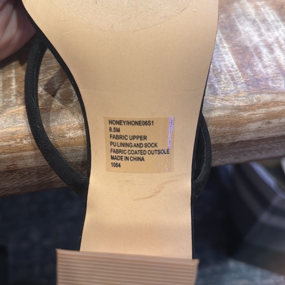 Steve Madden strap slides - Picture 3 of 3